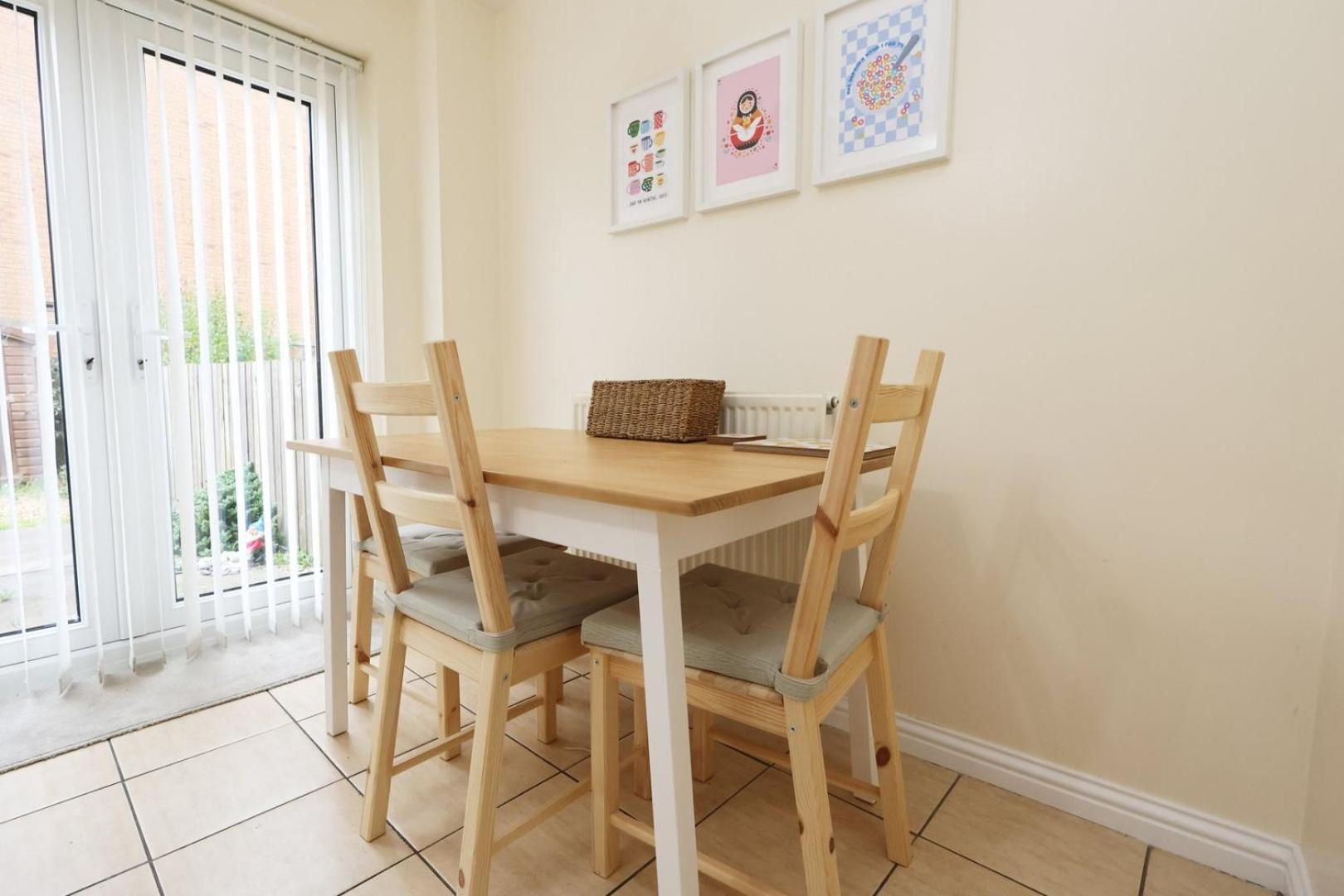 Apartamento Relaxing 2-Bed Coastal Escape In Port Talbot Exterior foto